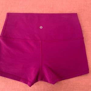 Lululemon high-waisted short shorts